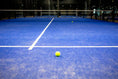 Cargar la imagen en la vista de la galería, Cancha de padel con pasto sintetico profesional instalado vista aerea reglamentaria.