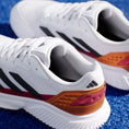 Cargar la imagen en la vista de la galería, Tenis Adidas Courtquick de Padel Blanco/Rojo