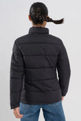 Load the image into the gallery view, Chaqueta Nox Acolchonada Team Negro Mujer