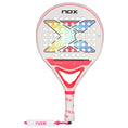 Cargar la imagen en la vista de la galería, Pala de pádel Nox Equation Light Advanced Series con diseño en blanco y detalles en coral. Pala de control diseñada para jugadores que buscan ligereza y precisión en la pista. Disponible en Padel Storage