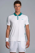 Load the image into the gallery view, Look exclusivo Ivy Green White disponible en Padel Storage