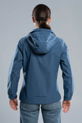 Load the image into the gallery view, Chaqueta Softshell Nox Team Azul Media Noche Mujer