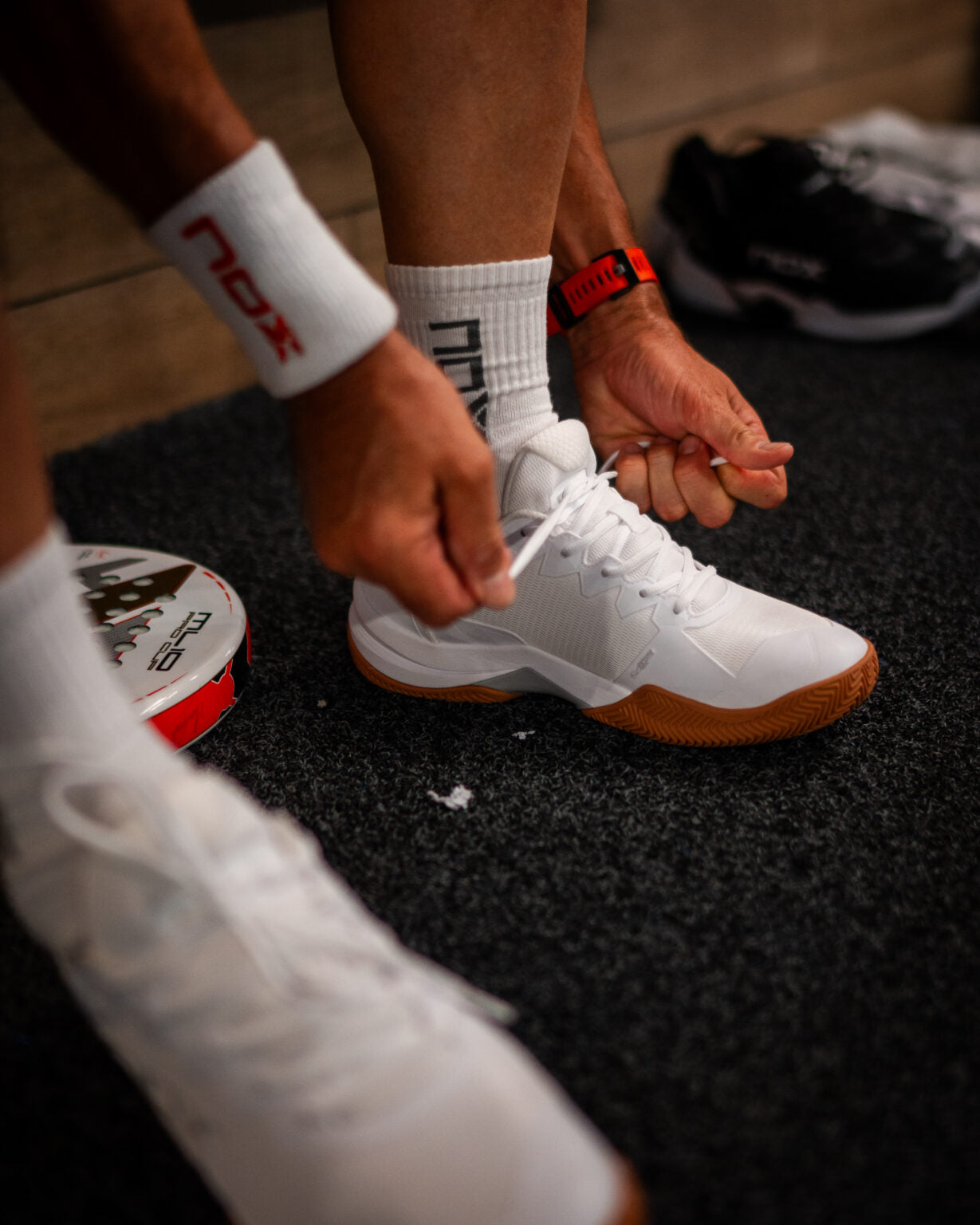 Tenis de pádel para principiantes, intermedios y avanzados: cómo dar en el clavo sin gastar de más