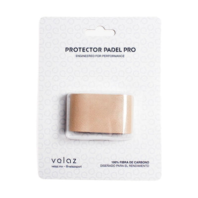 Protector Velaz Padel Pro transparente y rugoso en su empaque original de fibra de carbono.