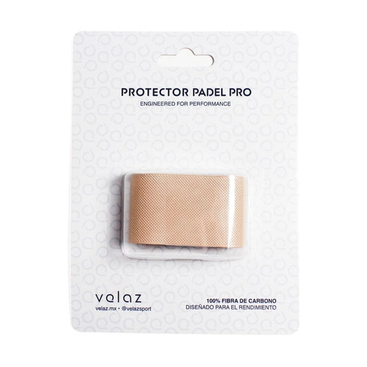Protector Velaz Padel Pro transparente y rugoso en su empaque original de fibra de carbono.