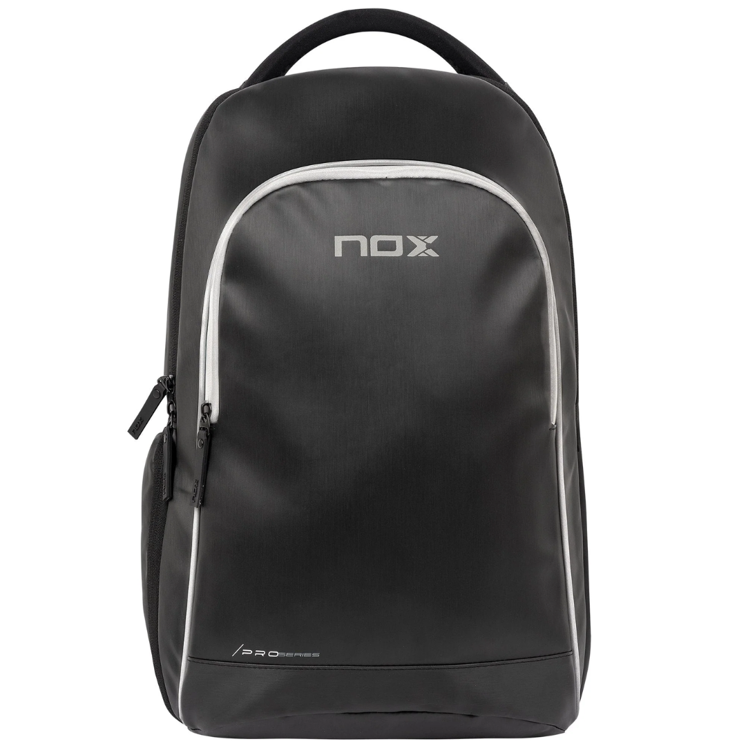 Mochila de pádel Nox Pro Series Negra, practica y ergonómica, en Padel Storage México
