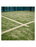 Cargar la imagen en la vista de la galería, Pasto sintetetico de cancha de padel con relleno de arena silica visto desde arriba 
