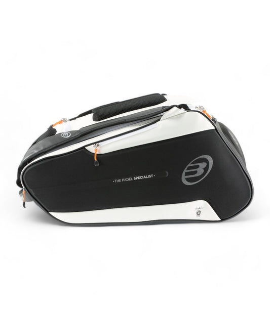 <tc>Paletero Bullpadel Black Hack/White 2025</tc>