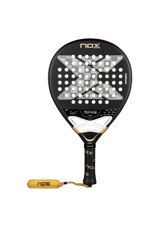 Pala de pádel Nox AT10 Luxury Genius 18K Alum 2026 de Agustín Tapia en Padel Storage  