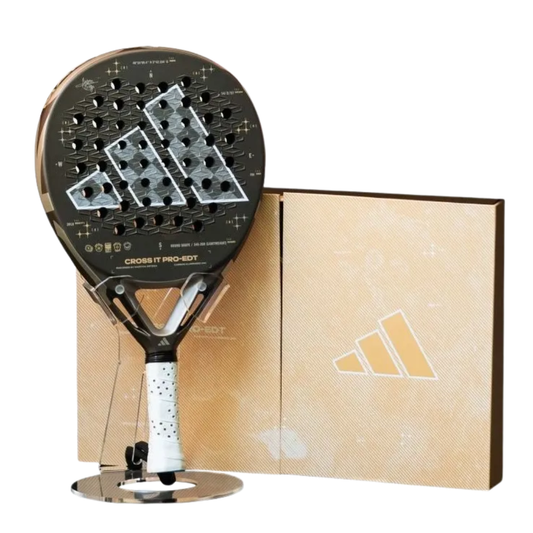 Pala de pádel Adidas Cross It Pro EDT 2025 edición especial en color negro y plata con estuche. Formato dinámico de alta tecnología enfocado en control avanzado y máxima manejabilidad en la pista. 