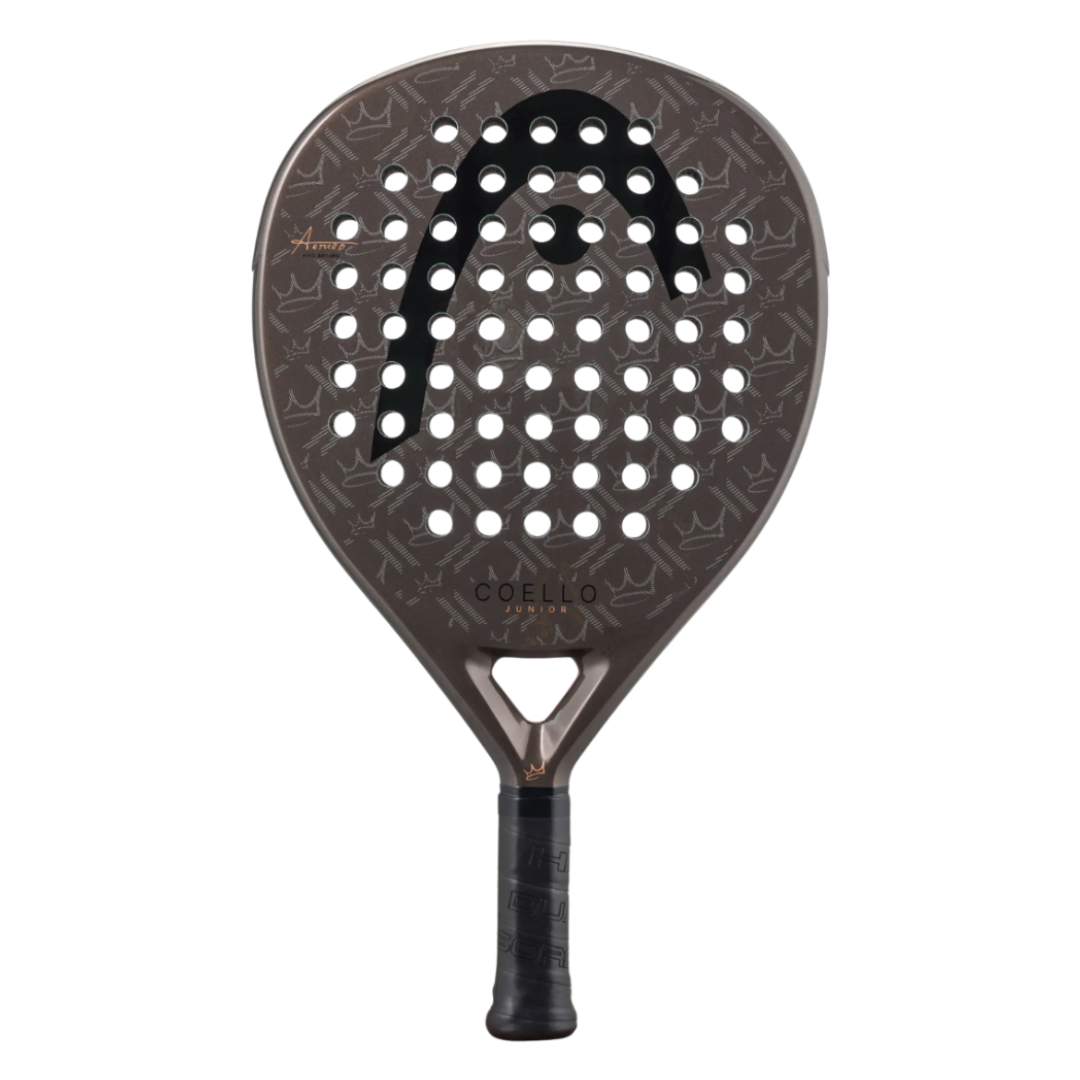 Pala de pádel Head Arturo Coello Junior 2026 en colores negro y gris con detalles en amarillo flúor. Diseño de lagrima oversize para niños, ligera y con protector integrado para máxima durabilidad en la pista. 