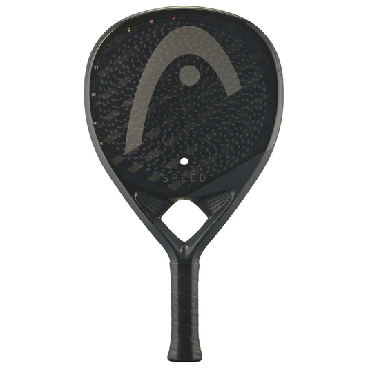 Pala de pádel Head Speed One X 2025 en color negro con detalles oscuros. Formato de diamante sin agujeros tradicionales para una resistencia superior, máxima salida de bola y golpes rápidos de ataque. 